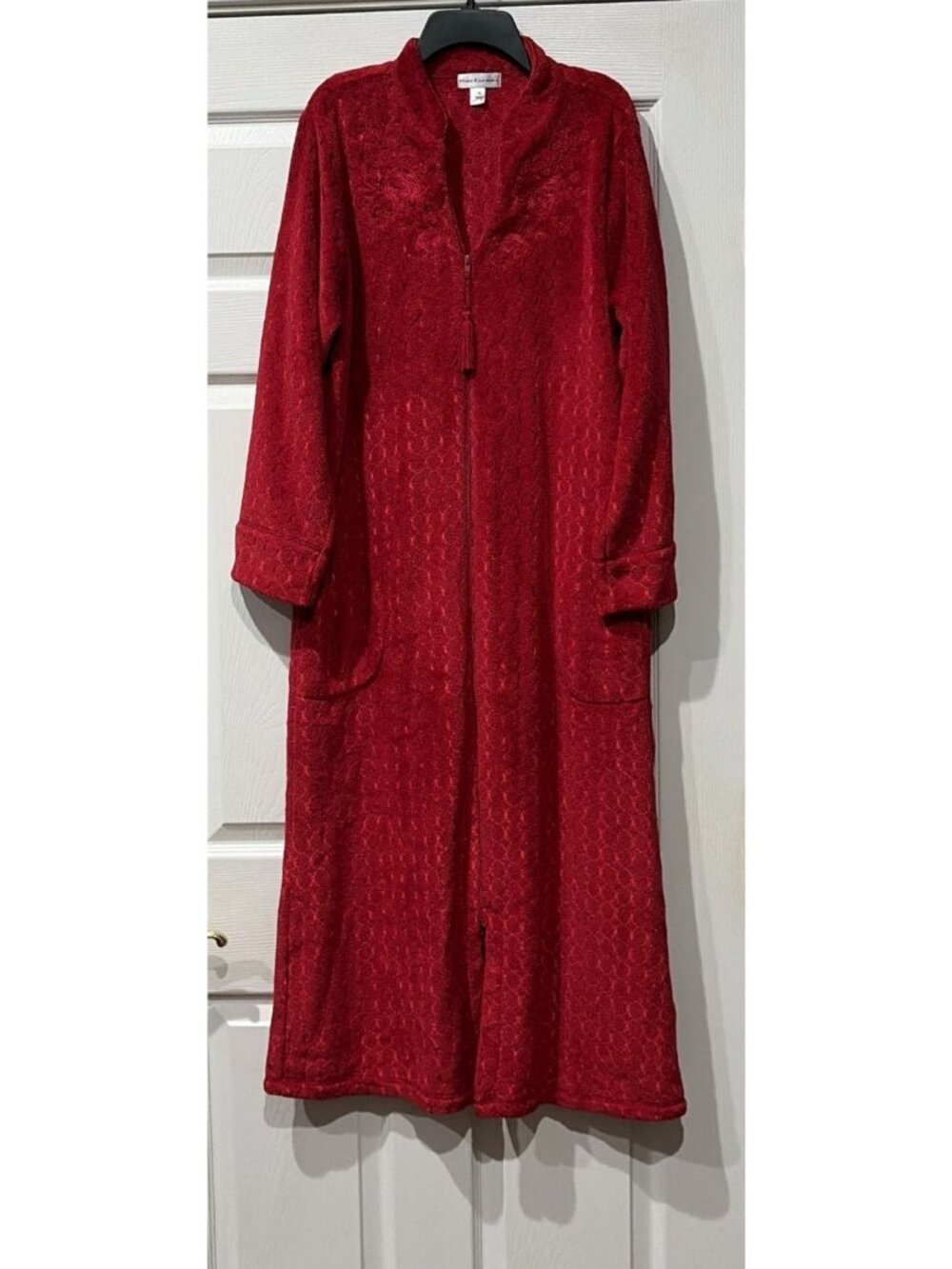 Miss Elaine Robe Women's Size M Red Fleece Long Sleeve Zip Front Pockets Cozy
